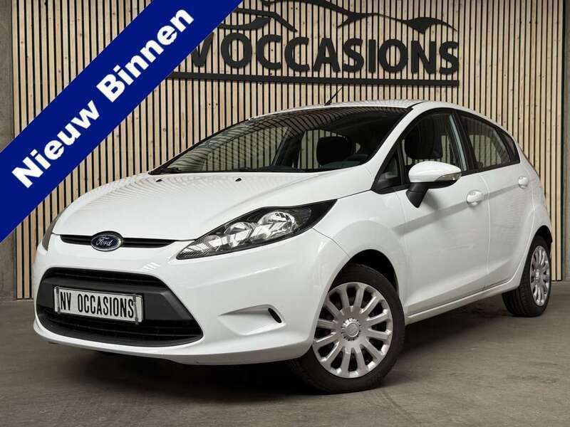 Wit, metallic lak Gebruikt 2010 Ford Fiesta Ghia Hatchback | € 4.890 (Eerlijke prijs) - Afbeelding 1/4