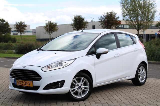 Occasion Ford Fiesta Titanium 101 PK (74 kW) 2016 Wit Hatchback