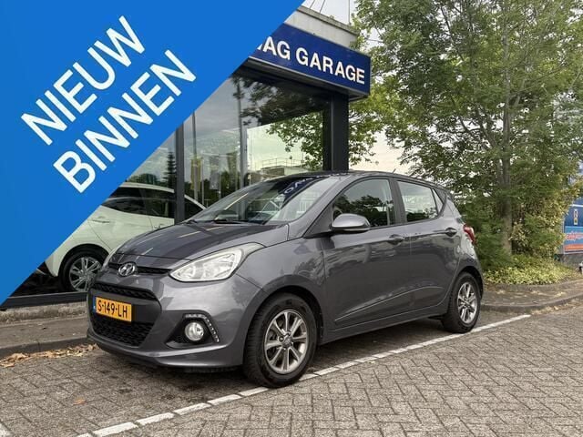Grijs Gebruikt 2016 Hyundai i10 Comfort Hatchback | € 10.900 (Eerlijke prijs) - Afbeelding 1/4