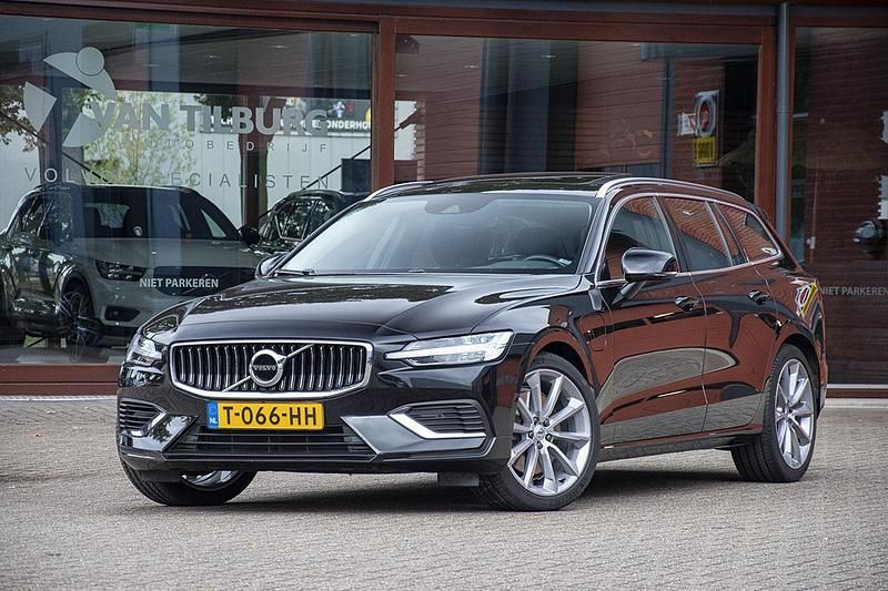 Zwart Gebruikt 2019 Volvo V60 Inscription Stationwagen | € 31.950 (Eerlijke prijs) - Afbeelding 1/4
