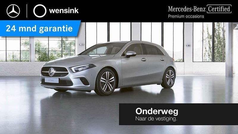 Wit Gebruikt 2022 Mercedes A180 Premium Hatchback | € 27.850 (Goede deal) - Afbeelding 1/4