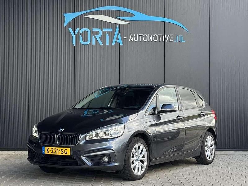 Grijs, metallic lak Gebruikt 2017 BMW 225 Active Tourer iPerformance MPV | € 12.950 (Super prijs) - Afbeelding 1/4