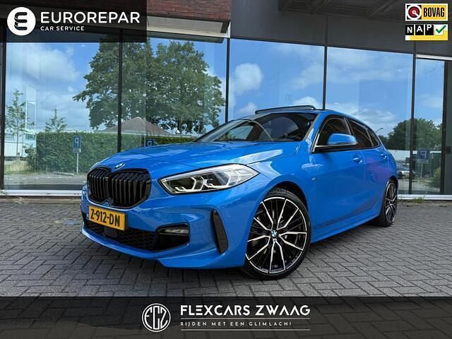 Blauw Gebruikt 2024 BMW 118 M Sport Hatchback | € 34.900 (Goede deal) - Afbeelding 1/4
