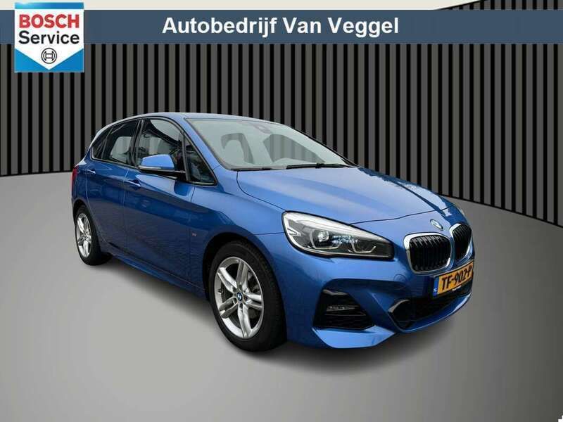 Blauw, metallic lak Gebruikt 2018 BMW 216 Active Tourer M Sport MPV | € 18.950 (Eerlijke prijs) - Afbeelding 1/4