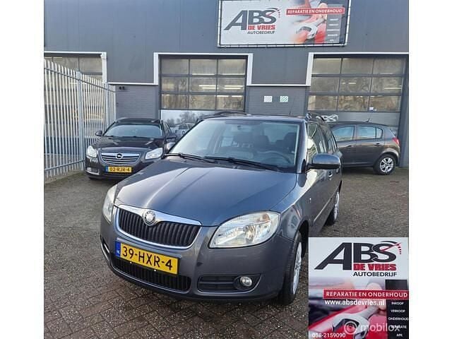 Grijs Occasion 2009 Skoda Fabia Stationwagen | € 1.799 (Eerlijke prijs) - Afbeelding 1/4