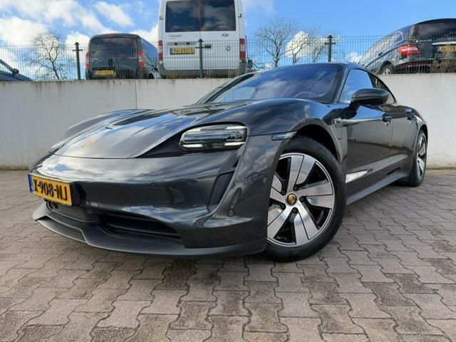 Occasion Porsche Taycan Performance Package 280 kW (381 PK) 2022 Grijs Sedan