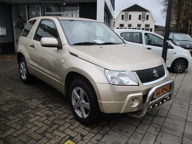 Beige (metallic) Occasion 2006 Suzuki Grand Vitara SUV | € 4.250 (Goede deal) - Afbeelding 1/4