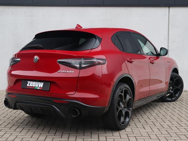 Occasion Alfa Romeo Stelvio Competizione 280 PK (205 kW) 2023 Rood SUV