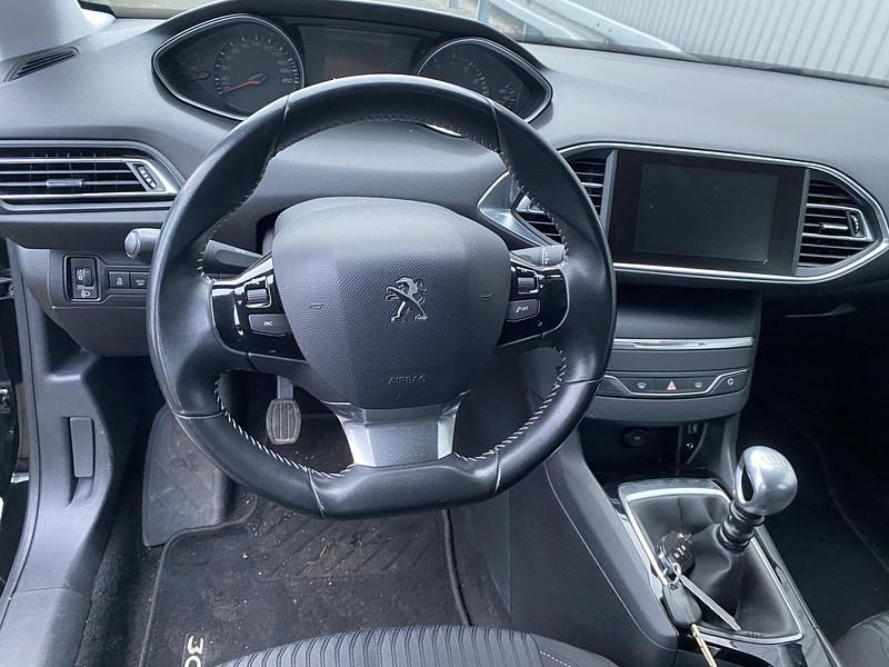 Occasion Peugeot 308 Allure 131 PK (96 kW) 2016 Zwart Stationwagen