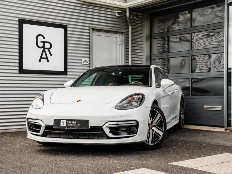 Wit, metallic lak Gebruikt 2022 Porsche Panamera Platinum Edition Sedan | € 89.950 (Eerlijke prijs) - Afbeelding 1/4