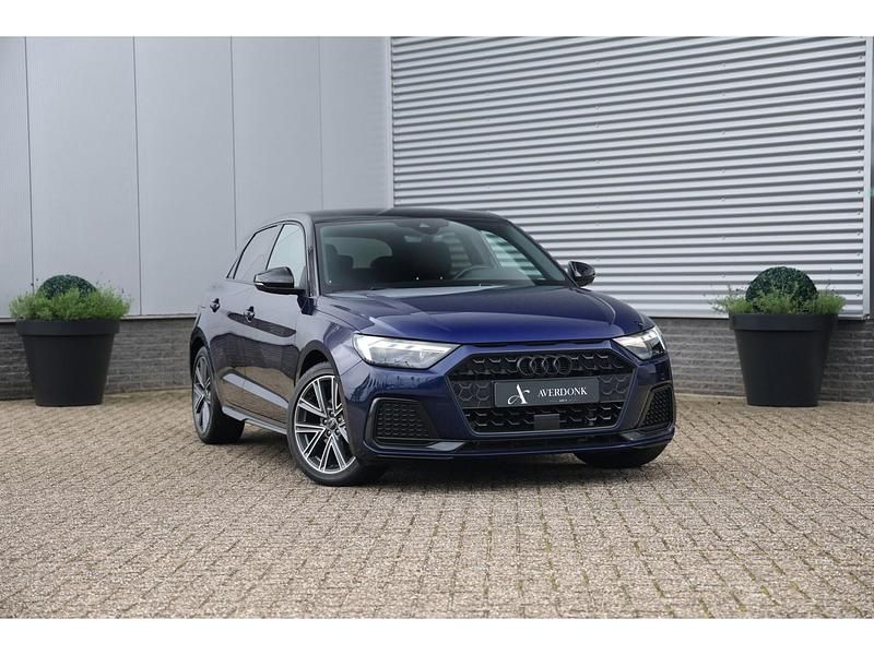 Blauw Gebruikt 2023 Audi A1 Advanced Hatchback | € 26.490 (Eerlijke prijs) - Afbeelding 1/4