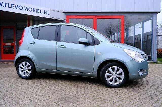 Occasion Opel Agila Edition 68 PK (50 kW) 2013 Groen (metallic) Hatchback