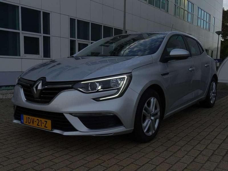 Zilver Gebruikt 2019 Renault Mégane IV Zen Hatchback | € 8.450 (Super prijs) - Afbeelding 1/4