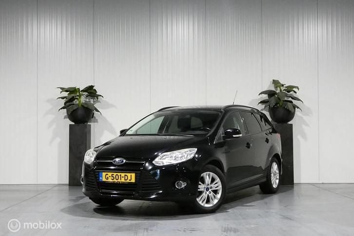 Zwart Occasion 2011 Ford Focus Titanium Stationwagen | € 2.750 (Eerlijke prijs) - Afbeelding 1/4