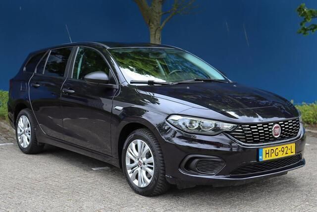 Zwart Gebruikt 2019 Fiat Tipo Street Stationwagen | € 11.950 (Eerlijke prijs) - Afbeelding 1/4