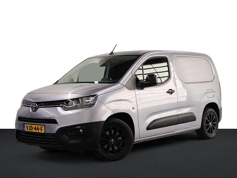 Grijs (metallic) Gebruikt 2021 Toyota Proace City City Van | € 16.950 - Afbeelding 1/4