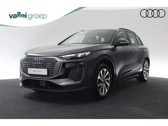Grijs Nieuw 2025 Audi Q6 e-tron Advanced SUV | € 78.900 (Eerlijke prijs) - Afbeelding 1/4