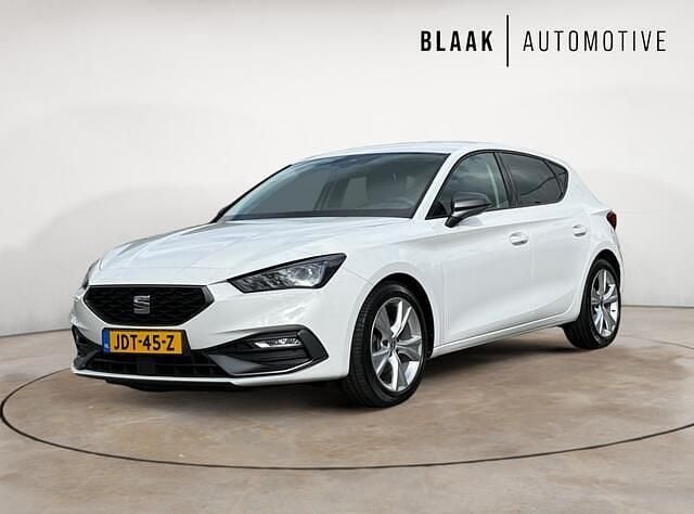 Wit Gebruikt 2022 Seat Leon FR Hatchback | € 21.490 (Super prijs) - Afbeelding 1/4