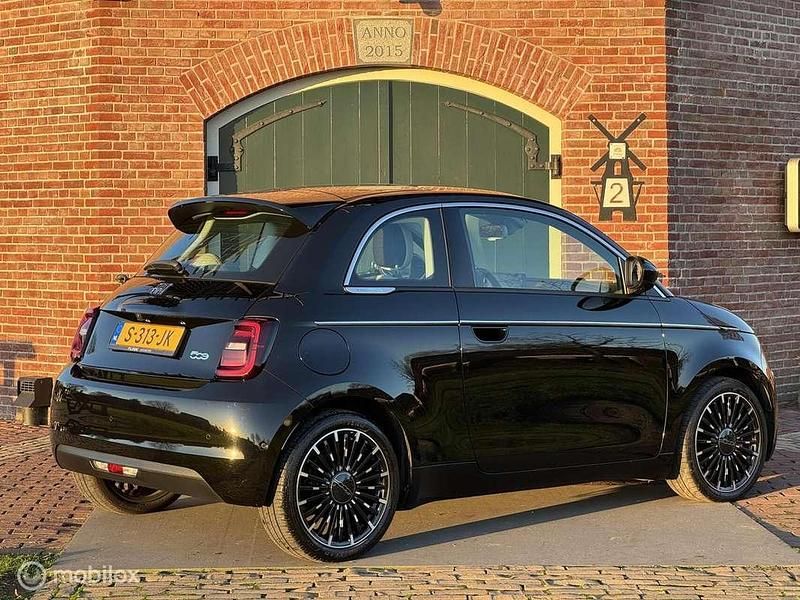 Occasion Fiat 500e La Prima 86 kW (118 PK) 2022 Zwart Hatchback
