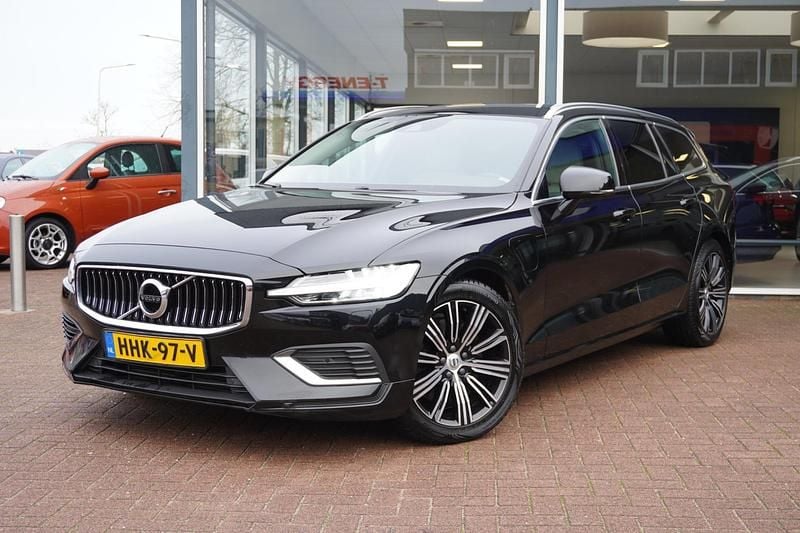 Zwart Gebruikt 2020 Volvo V60 R-Design Stationwagen | € 22.950 (Super prijs) - Afbeelding 1/4
