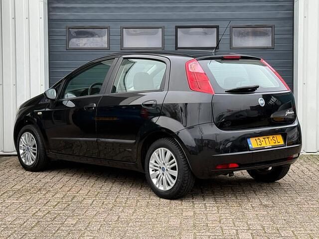 Occasion Fiat Grande Punto Dynamic 78 PK (57 kW) 2007 Zwart (metallic) Hatchback