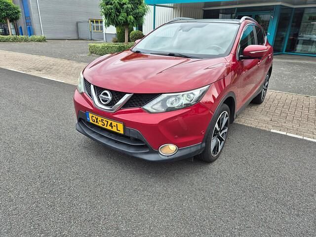 Rood, metallic lak Gebruikt 2014 Nissan Qashqai Tekna SUV | € 8.999 (Goede deal) - Afbeelding 1/4