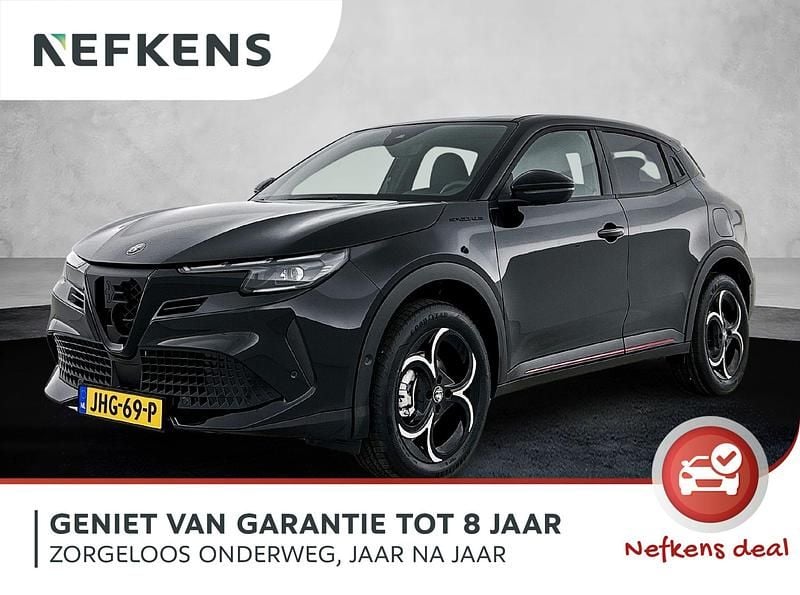 Zwart Nieuw 2025 Alfa Romeo GT Junior Edizione Speciale SUV | € 36.895 - Afbeelding 1/4