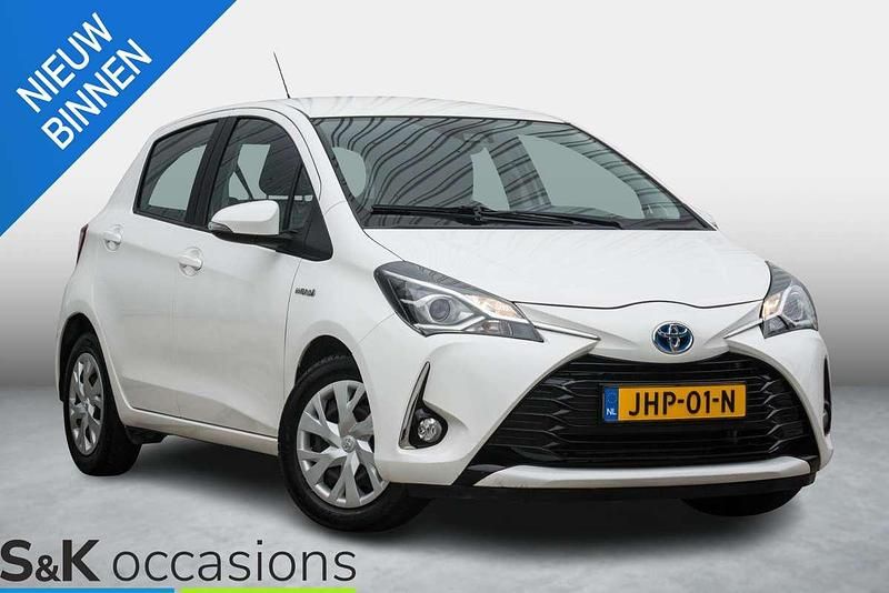 Wit Gebruikt 2020 Toyota Yaris Hybrid Hatchback | € 15.950 (Super prijs) - Afbeelding 1/4