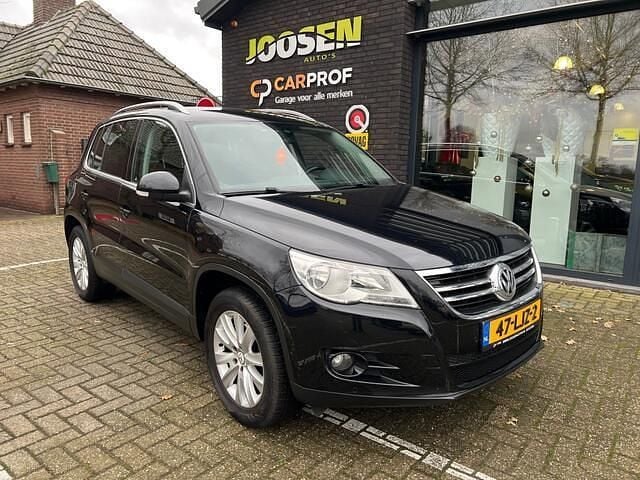 Zwart Occasion 2010 VW Tiguan Sport SUV | € 6.950 (Eerlijke prijs) - Afbeelding 1/4