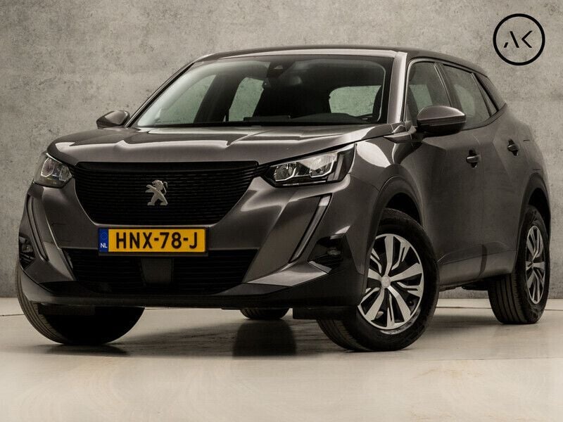 Grijs Gebruikt 2021 Peugeot 2008 Sport SUV | € 16.445 (Eerlijke prijs) - Afbeelding 1/4