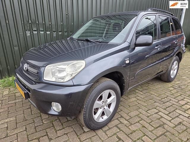 Grijs Occasion 2005 Toyota RAV4 Terra SUV | € 5.990 (Eerlijke prijs) - Afbeelding 1/4