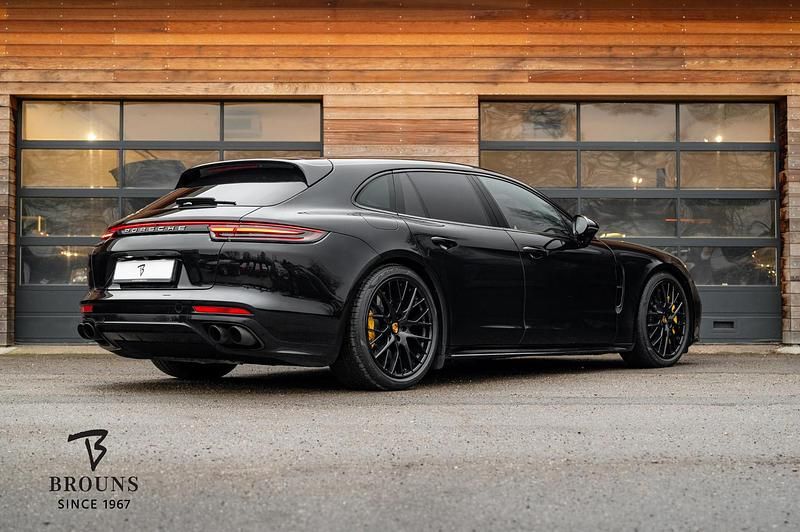 Occasion Porsche Panamera Sport Turismo 550 PK (404 kW) 2018 Zwart Stationwagen