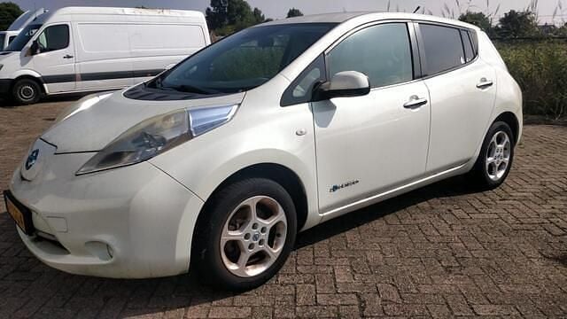 Wit Gebruikt 2011 Nissan Leaf Base Hatchback | € 1.900 (Super prijs) - Afbeelding 1/4