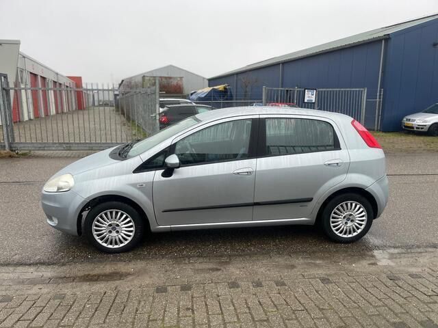 Occasion Fiat Grande Punto Dynamic 77 PK (56 kW) 2006 Grijs Hatchback