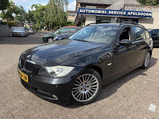 Zwart Gebruikt 2007 BMW 318 Stationwagen | € 1.950 (Goede deal) - Afbeelding 1/4