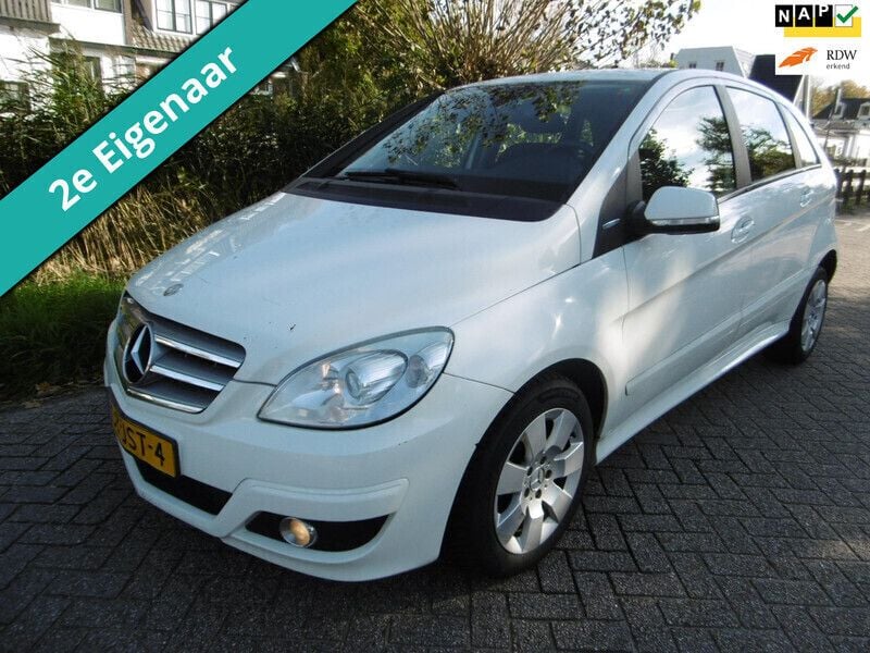 Wit Gebruikt 2009 Mercedes B180 MPV | € 2.495 - Afbeelding 1/4