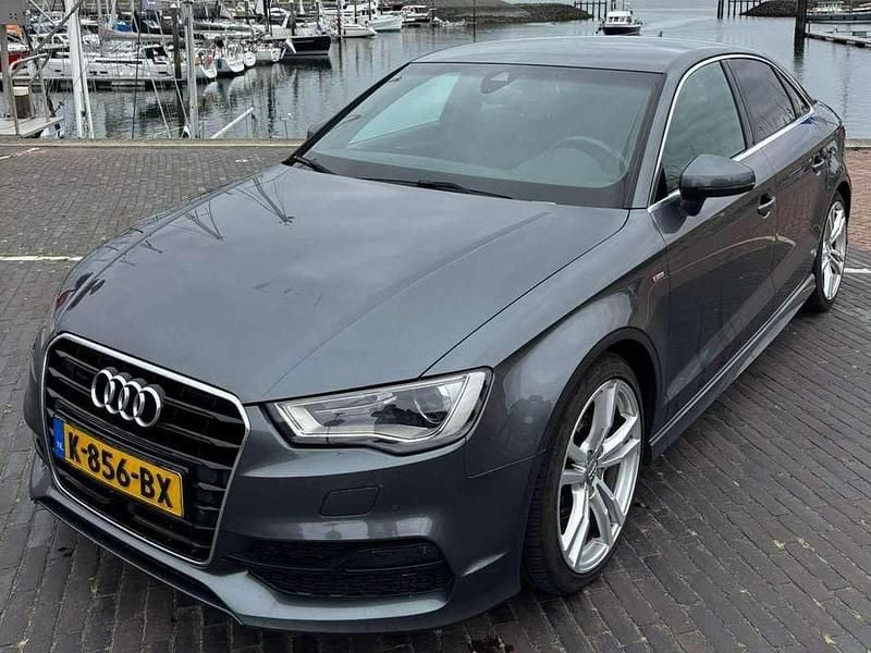 Grijs Gebruikt 2015 Audi A3 Sedan | € 15.500 (Eerlijke prijs) - Afbeelding 1/4