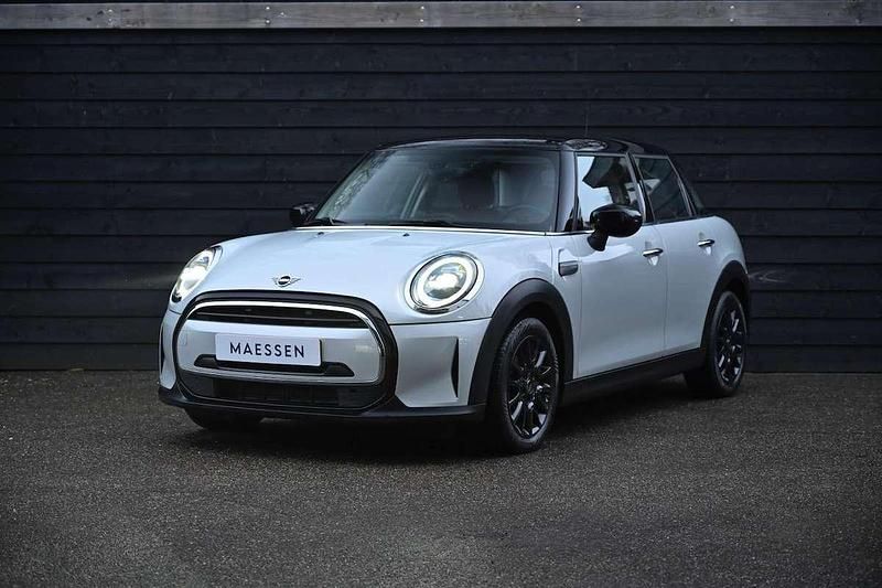 Occasion Mini Cooper Business 136 PK (100 kW) 2022 Wit Hatchback