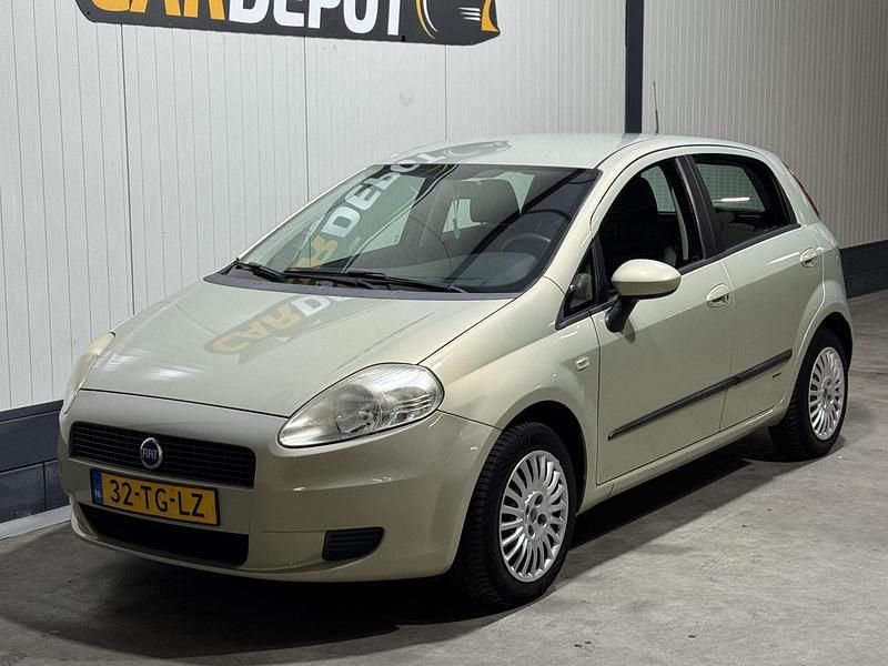 Beige Gebruikt 2006 Fiat Grande Punto Hatchback | € 2.499 (Eerlijke prijs) - Afbeelding 1/4