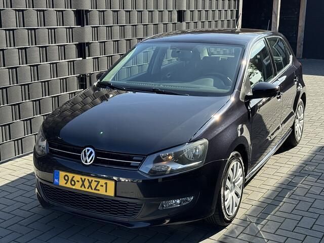 Zwart Occasion 2012 VW Polo Comfortline Hatchback | € 5.450 (Eerlijke prijs) - Afbeelding 1/4