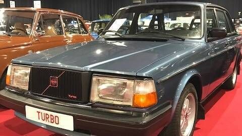 Blauw Gebruikt 1983 Volvo 240 Sedan | € 23.750 - Afbeelding 1/4