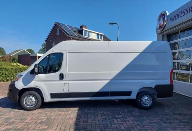 Occasion Opel Movano 140 PK (102 kW) 2024 Wit Van