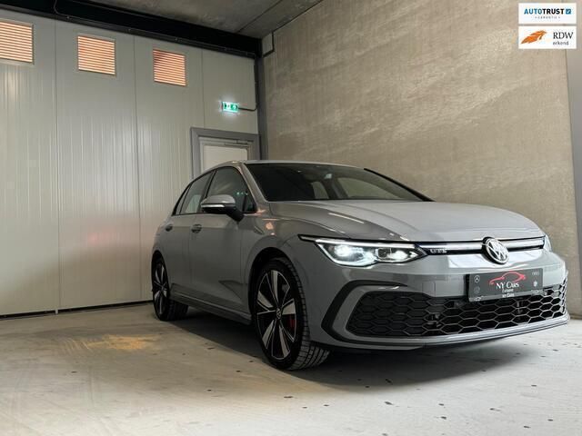 Grijs Gebruikt 2021 VW Golf VIII GTE Hatchback | € 24.400 (Goede deal) - Afbeelding 1/4
