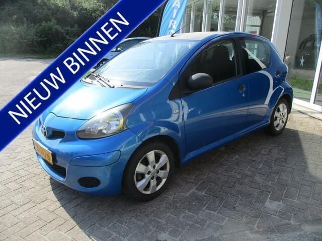 Blauw Occasion 2012 Toyota Aygo Hatchback | € 1.260 (Goede deal) - Afbeelding 1/4