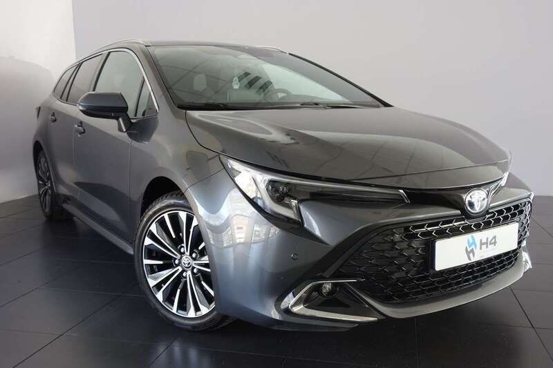 Grijs, metallic lak Nieuw 2024 Toyota Corolla Team Stationwagen | € 34.950 (Goede deal) - Afbeelding 1/4