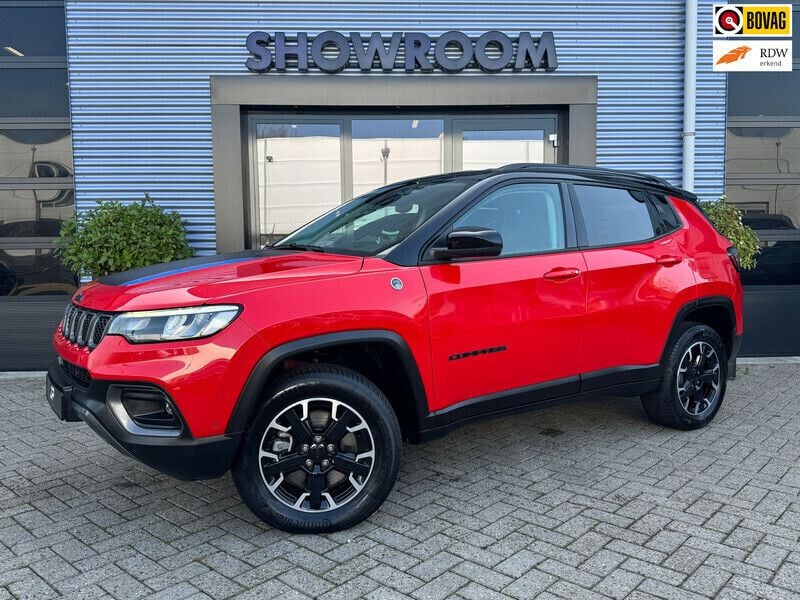 Rood Gebruikt 2023 Jeep Compass Trailhawk SUV | € 28.895 - Afbeelding 1/4