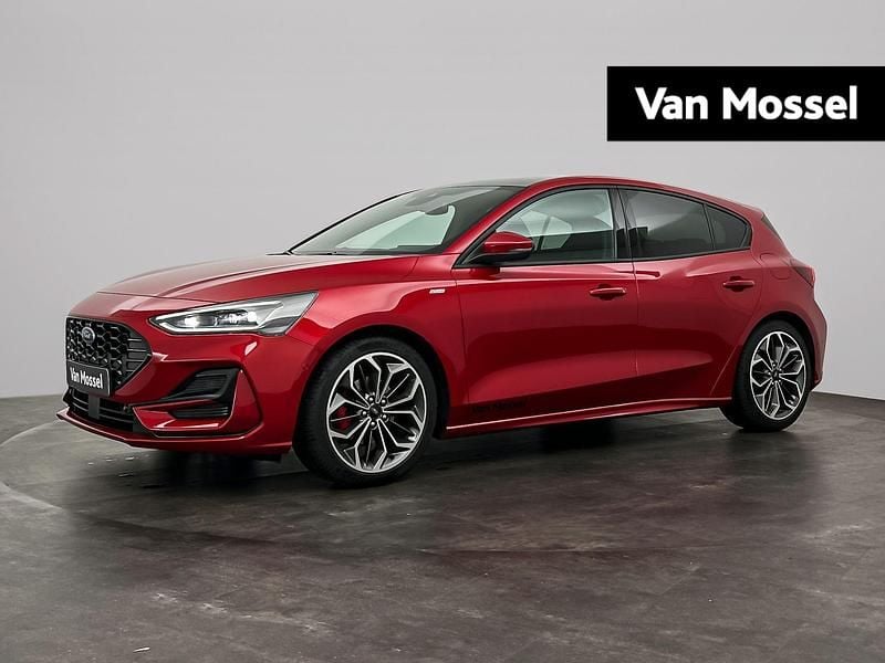 Rood Gebruikt 2024 Ford Focus ST-Line X Hatchback | € 33.945 (Duur) - Afbeelding 1/3