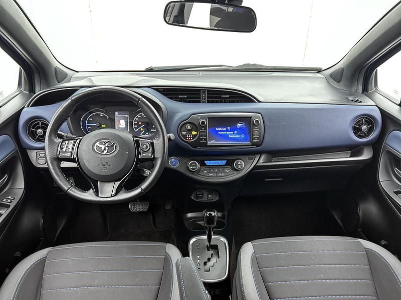 Occasion Toyota Yaris Hybrid 99 PK (72 kW) 2018 Blauw Hatchback