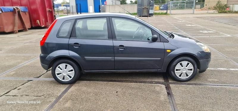 Occasion Ford Fiesta Cool & Sound Edition 2007 Grijs (metallic) Hatchback