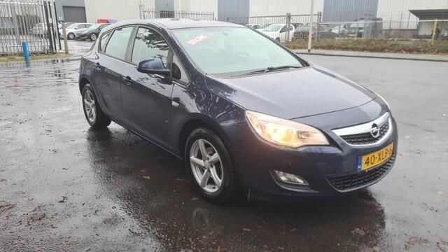Occasion Opel Astra Edition 101 PK (74 kW) 2012 Blauw, metallic lak Hatchback